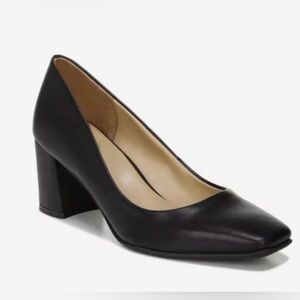 NWOB Naturalizer Warner Pump